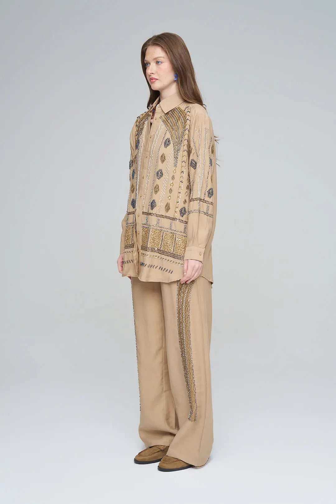 Orfeonegro Yoğun Boncuk İşlemeli Oversize Tencel Gömlek Karamel ORFEONEGRO