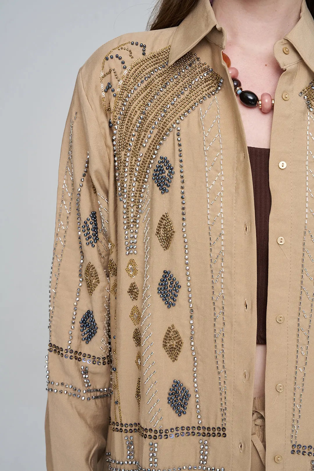 Orfeonegro Yoğun Boncuk İşlemeli Oversize Tencel Gömlek Karamel ORFEONEGRO
