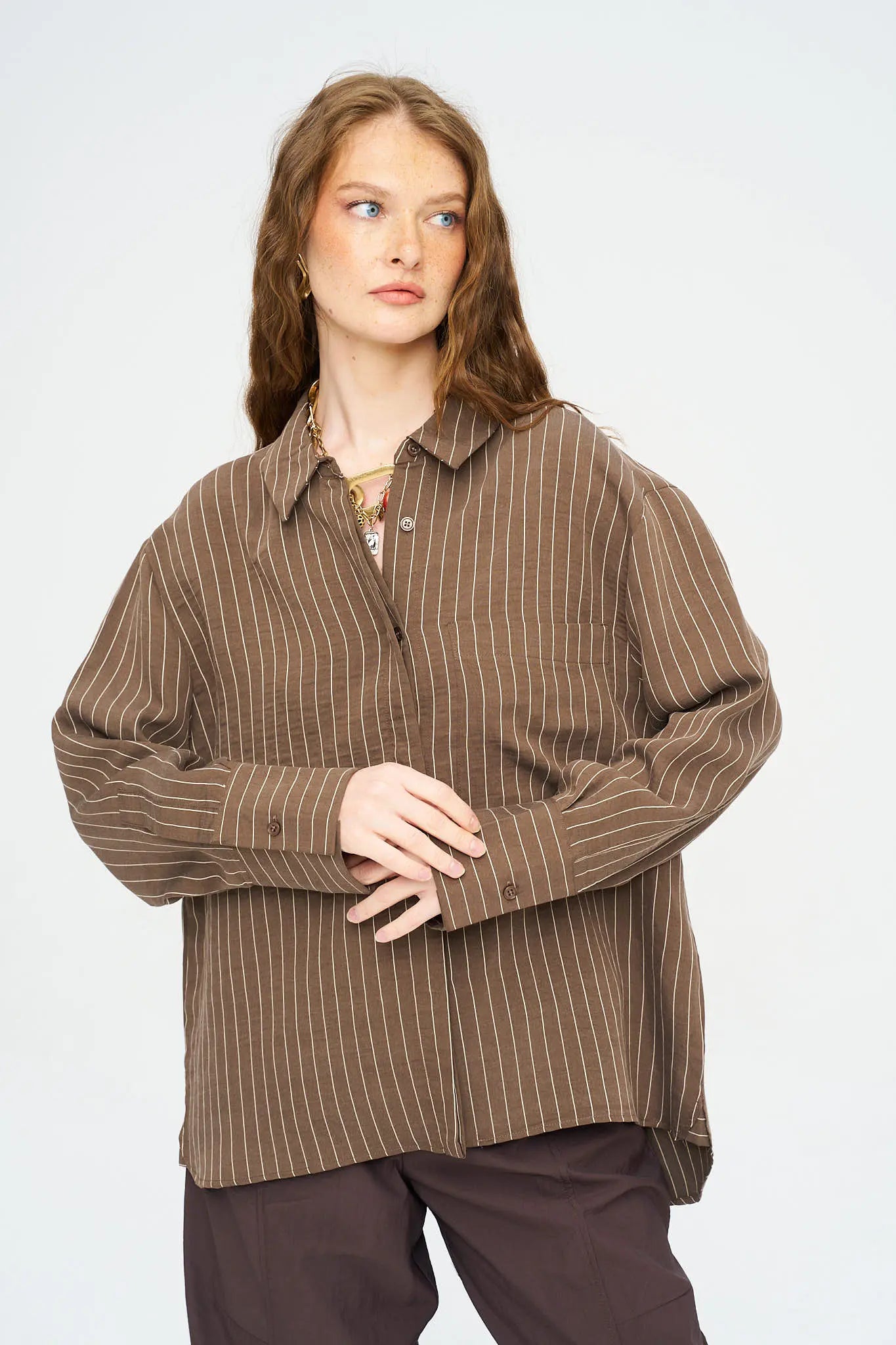 Tek Cepli Tencel Karışımlı Oversize Gömlek Kahve ORFEONEGRO