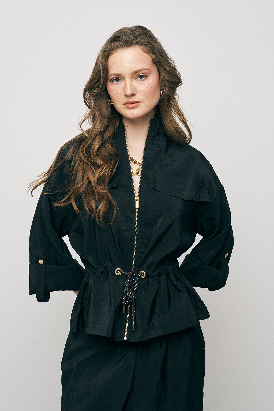 Orfeonegro Beli Büzgülü ve Bağlama Detaylı Siyah Fermuarlı Ceket