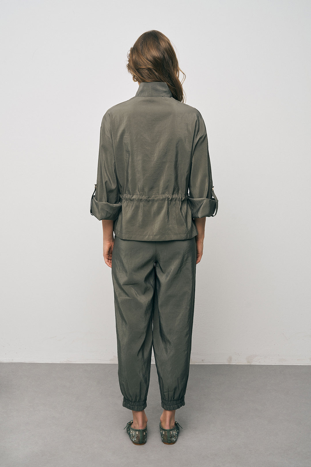 Orfeonegro Beli Büzgülü ve Bağlama Detaylı Haki Fermuarlı Ceket