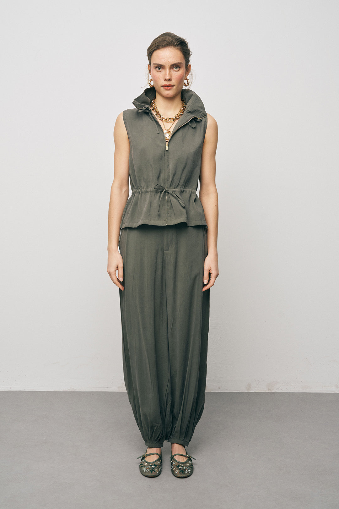 Dik Yakalı Rahat Kesim Haki Yelek