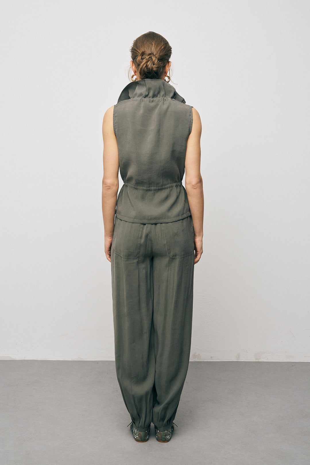 Dik Yakalı Rahat Kesim Haki Yelek