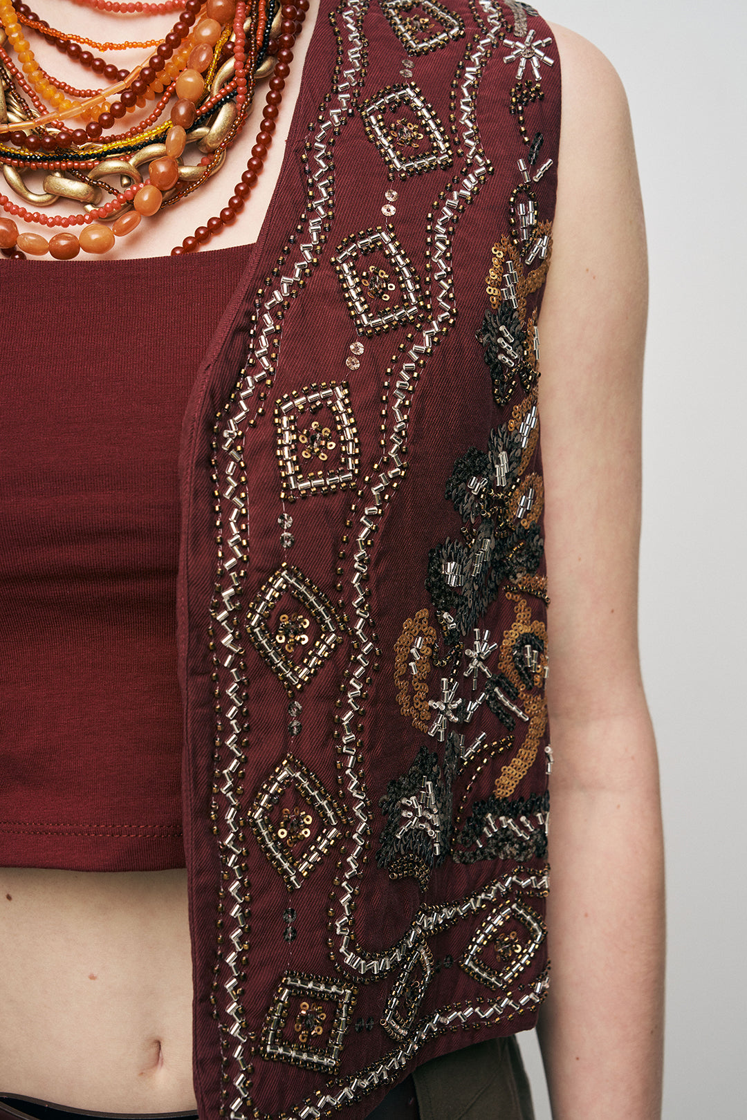 Orfeonegro Boncuk ve Nakışlı Kısa Bordo Yelek