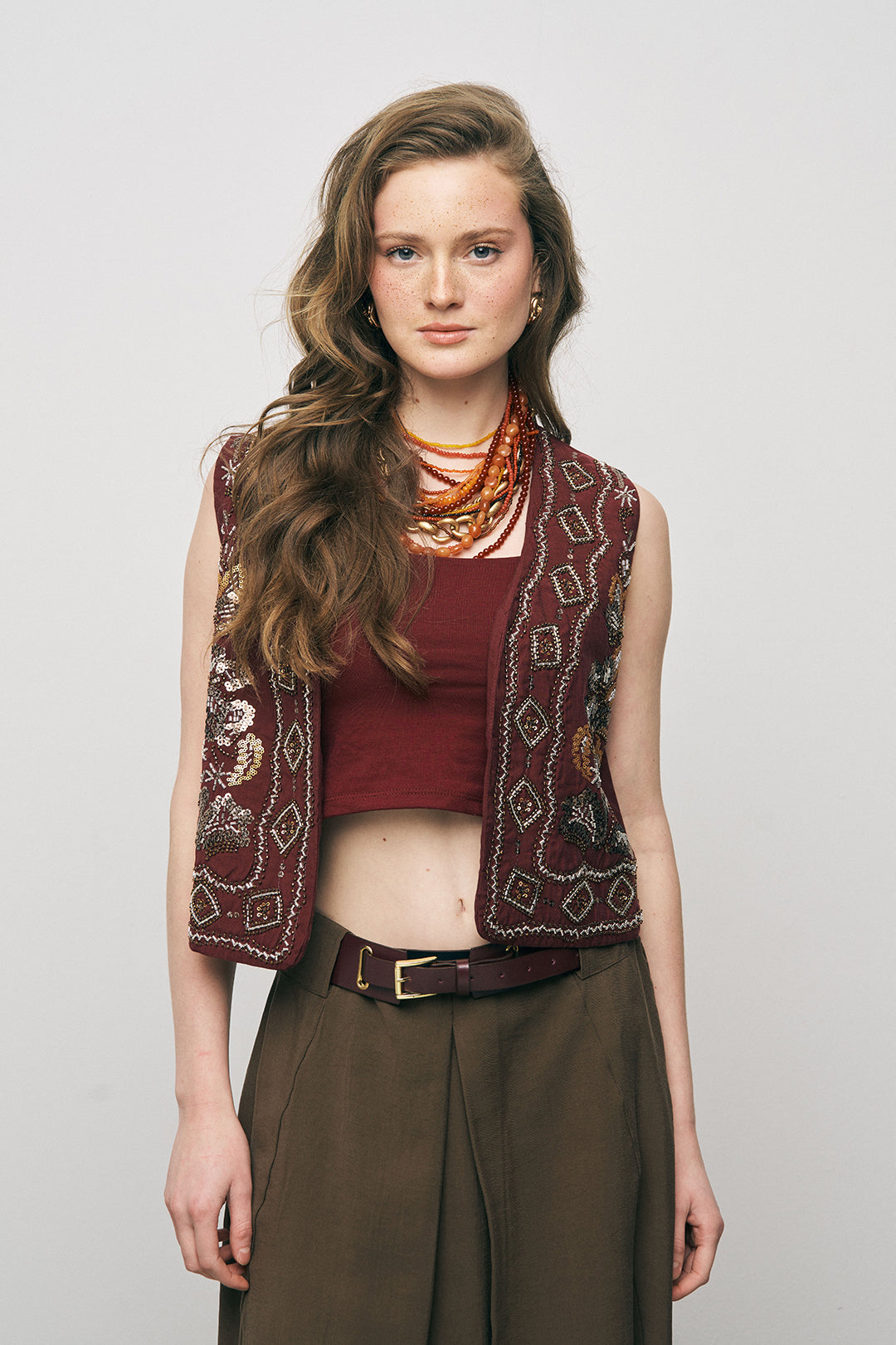 Orfeonegro Boncuk ve Nakışlı Kısa Bordo Yelek
