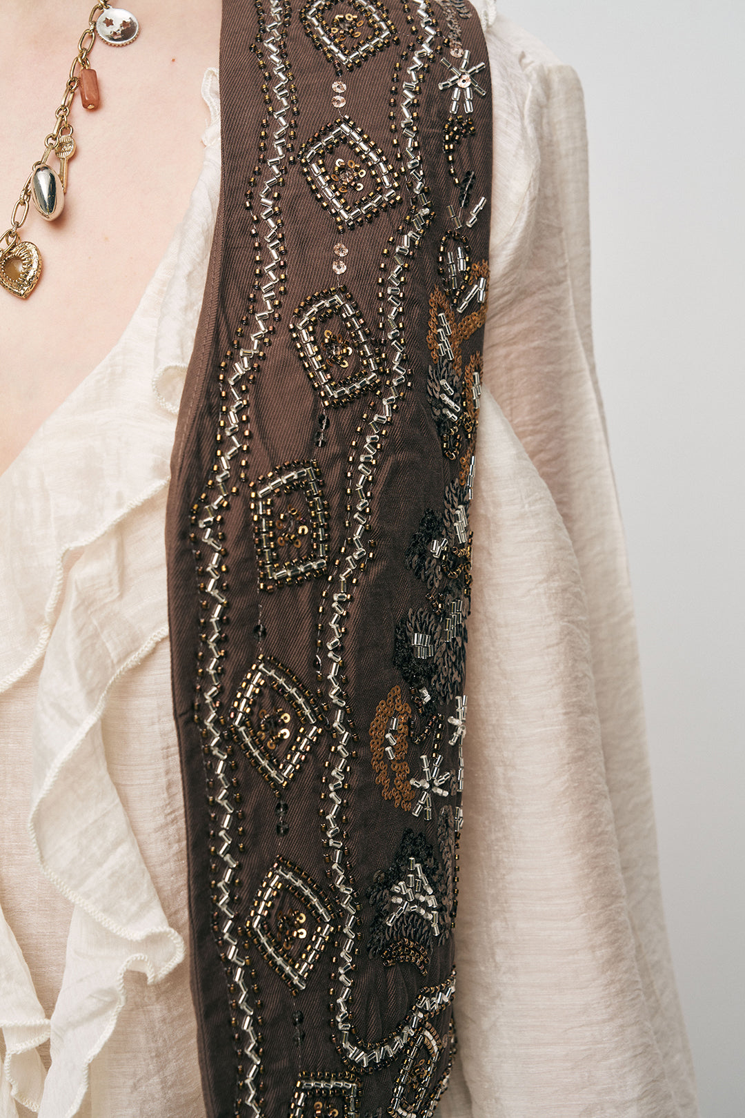 Orfeonegro Boncuk ve Nakışlı Kısa Kahve Yelek