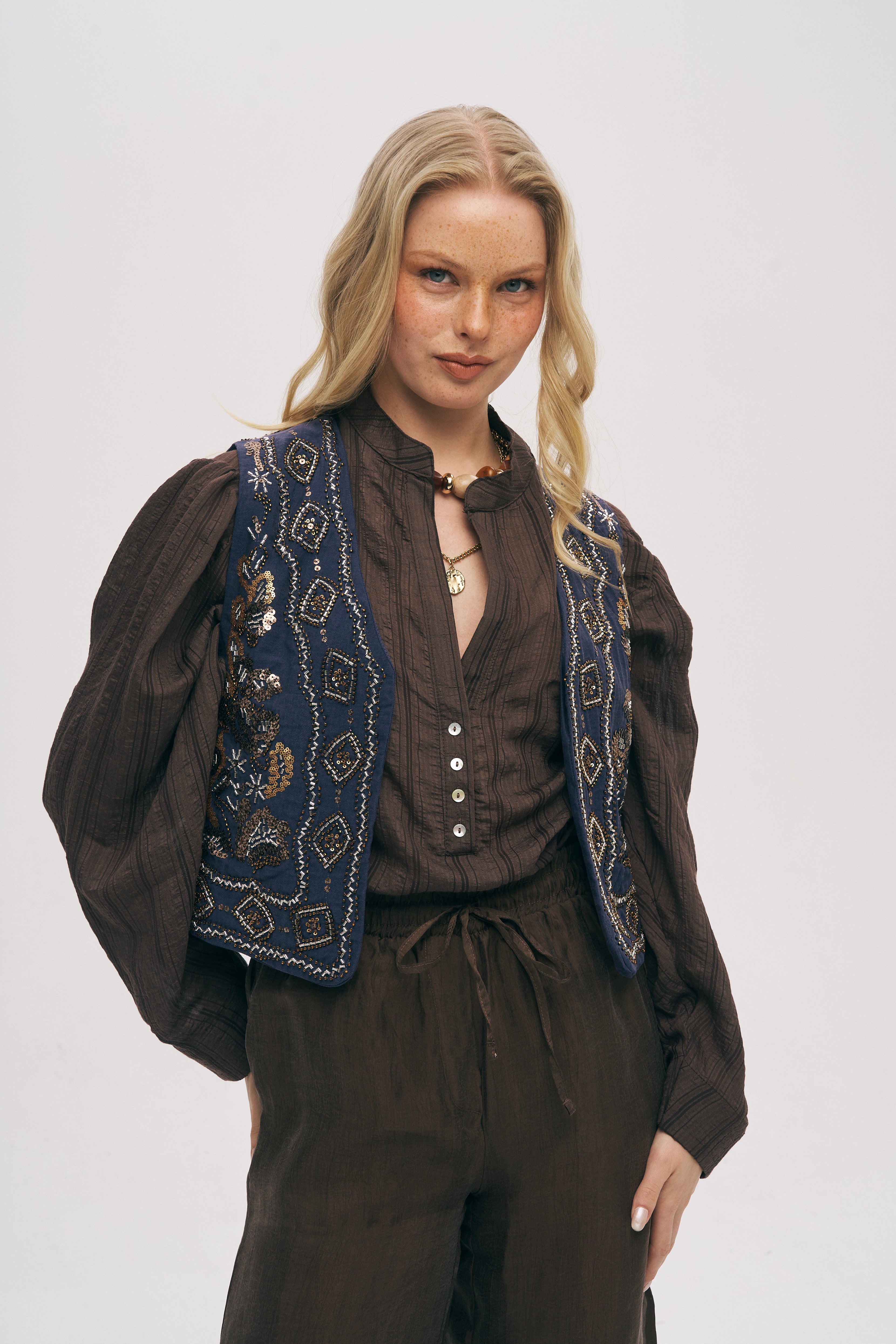 Orfeonegro Boncuk ve Nakışlı Kısa Laci Yelek