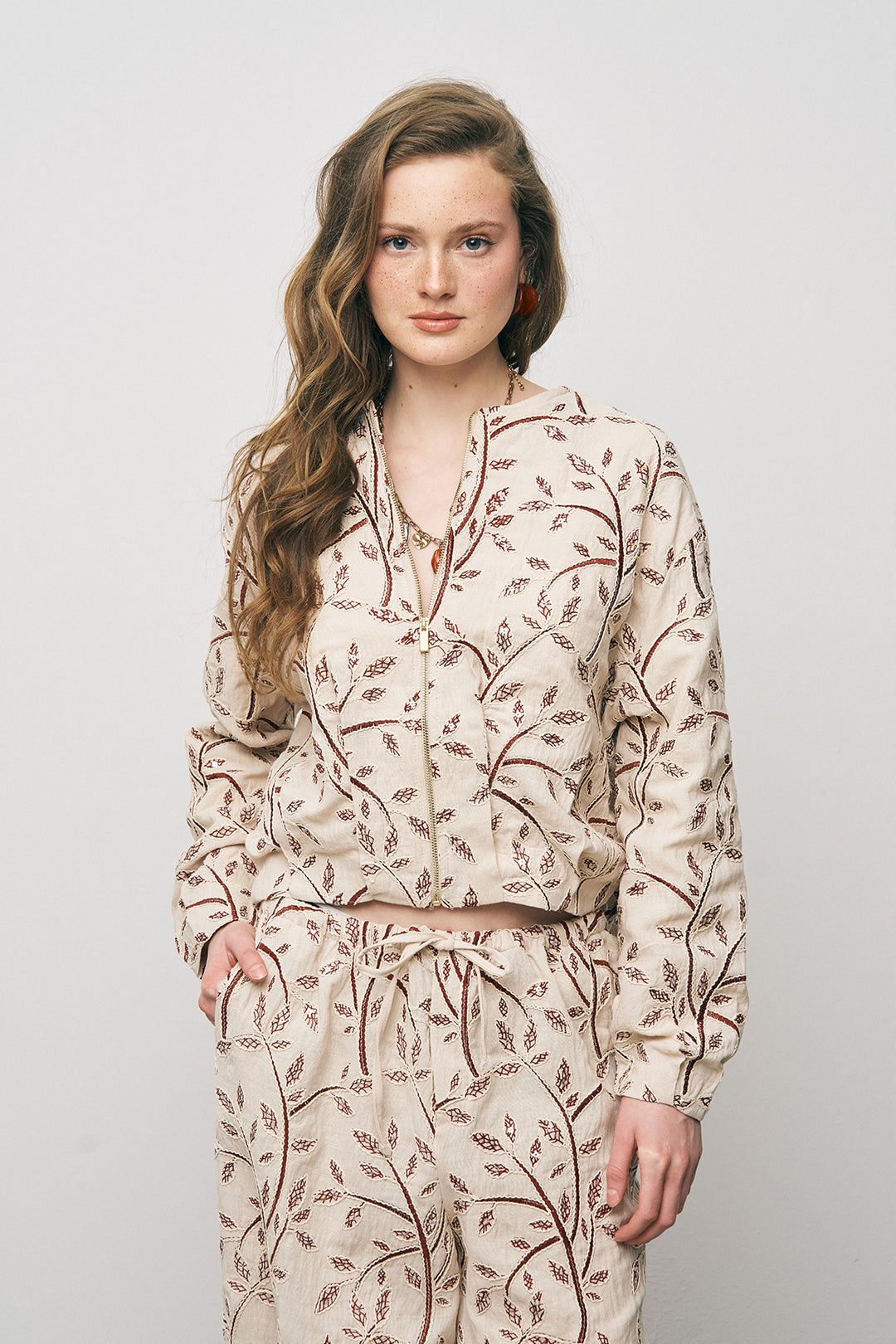 Orfeonegro Yaprak Nakışlı Fermuarlı Crop Tasarım Bordo Ceket