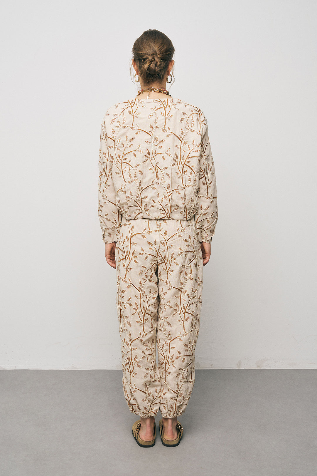 Orfeonegro Yaprak Nakışlı Fermuarlı Crop Tasarım Kahve Ceket