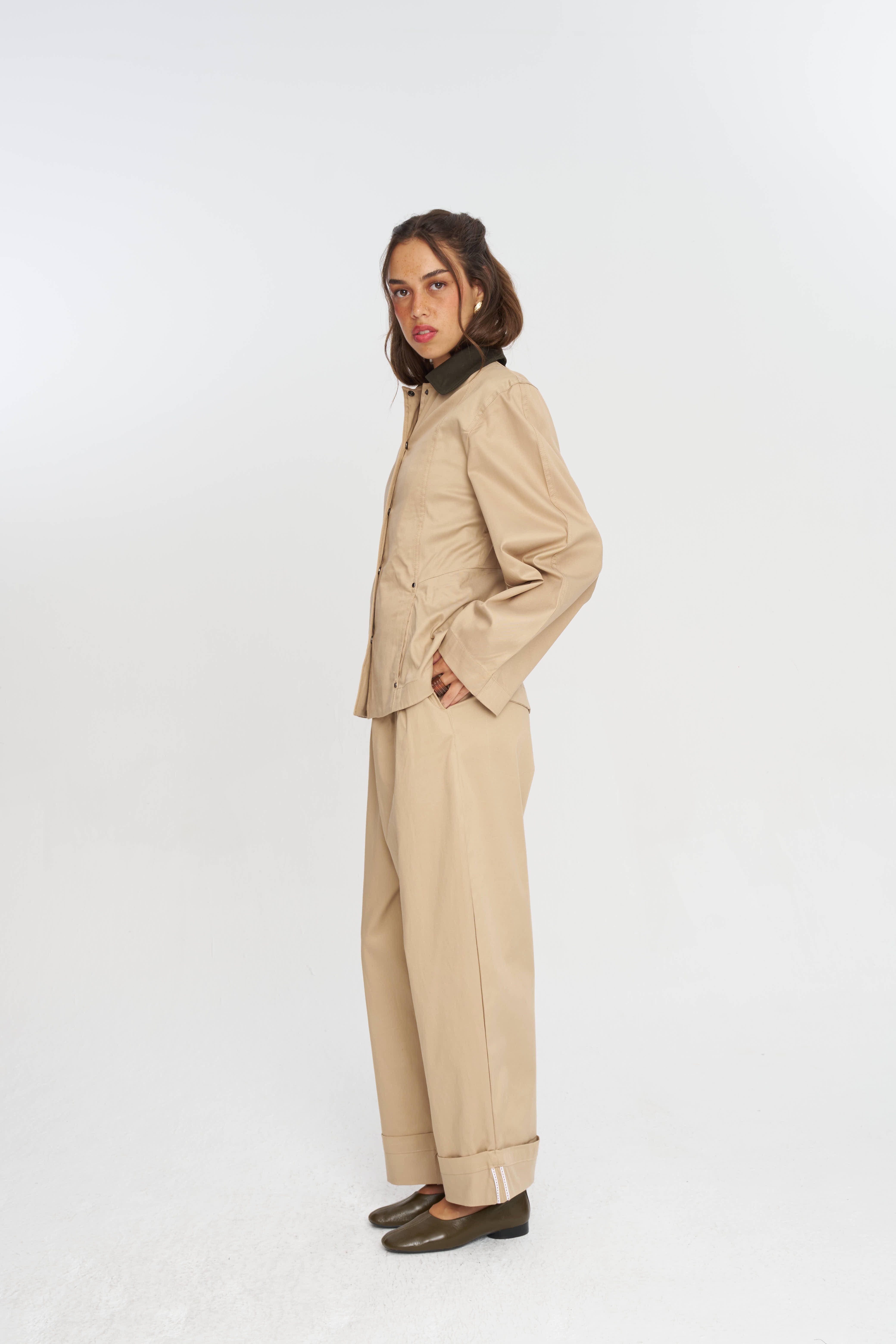 Toptan Kontrast Yakalı Tencel Karışımlı Kadın Ceket Bej
