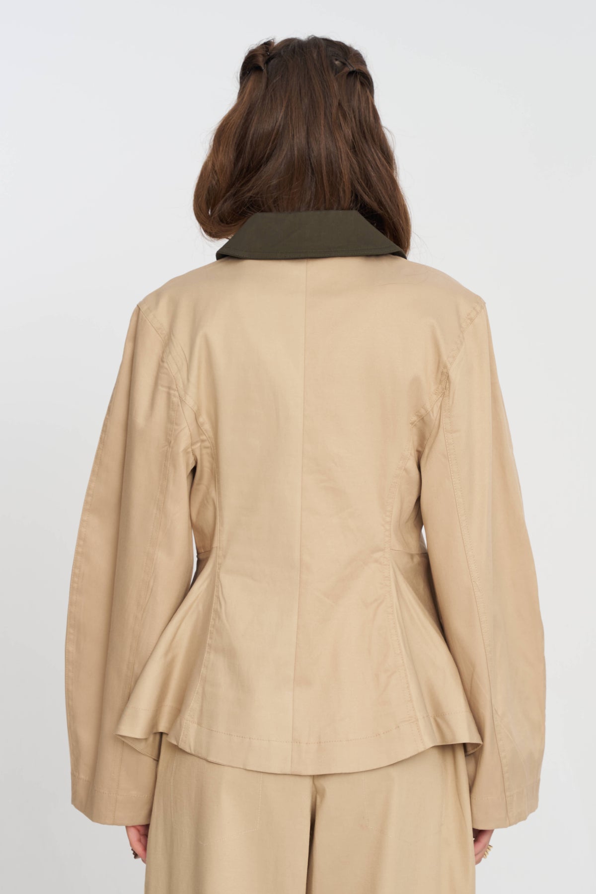 Toptan Kontrast Yakalı Tencel Karışımlı Kadın Ceket Bej
