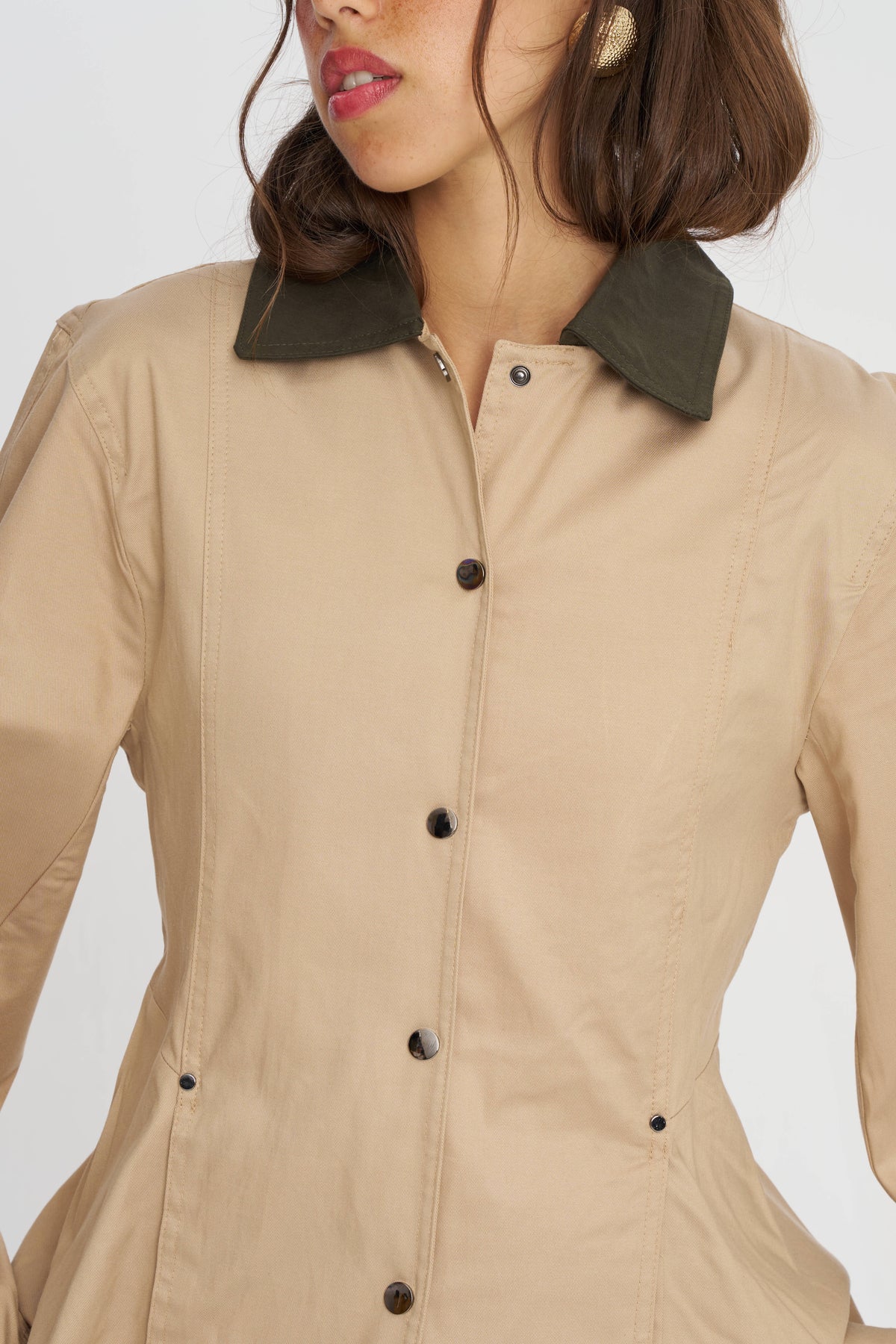 Toptan Kontrast Yakalı Tencel Karışımlı Kadın Ceket Bej