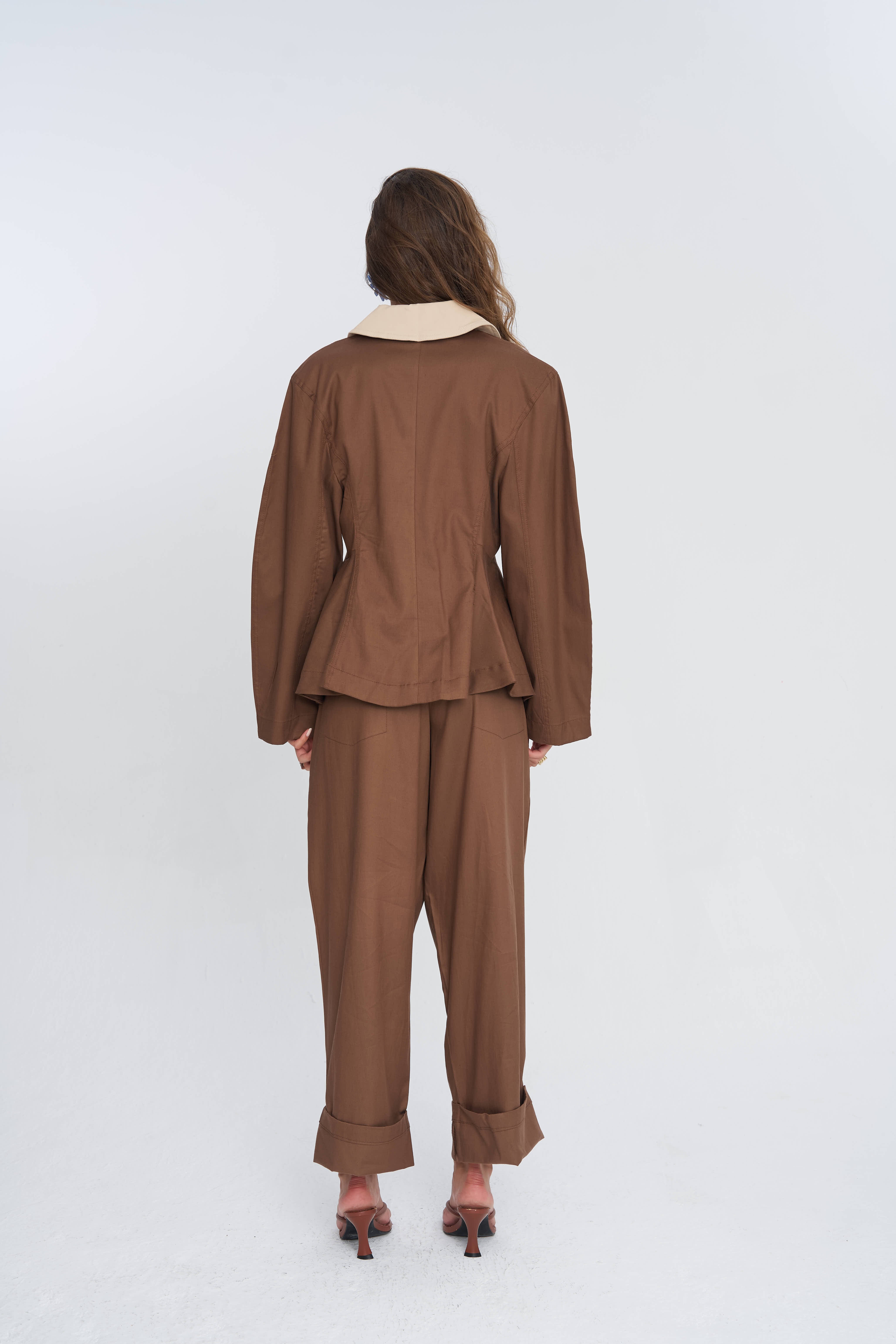 Toptan Kontrast Yakalı Tencel Karışımlı Kadın Ceket Kahve