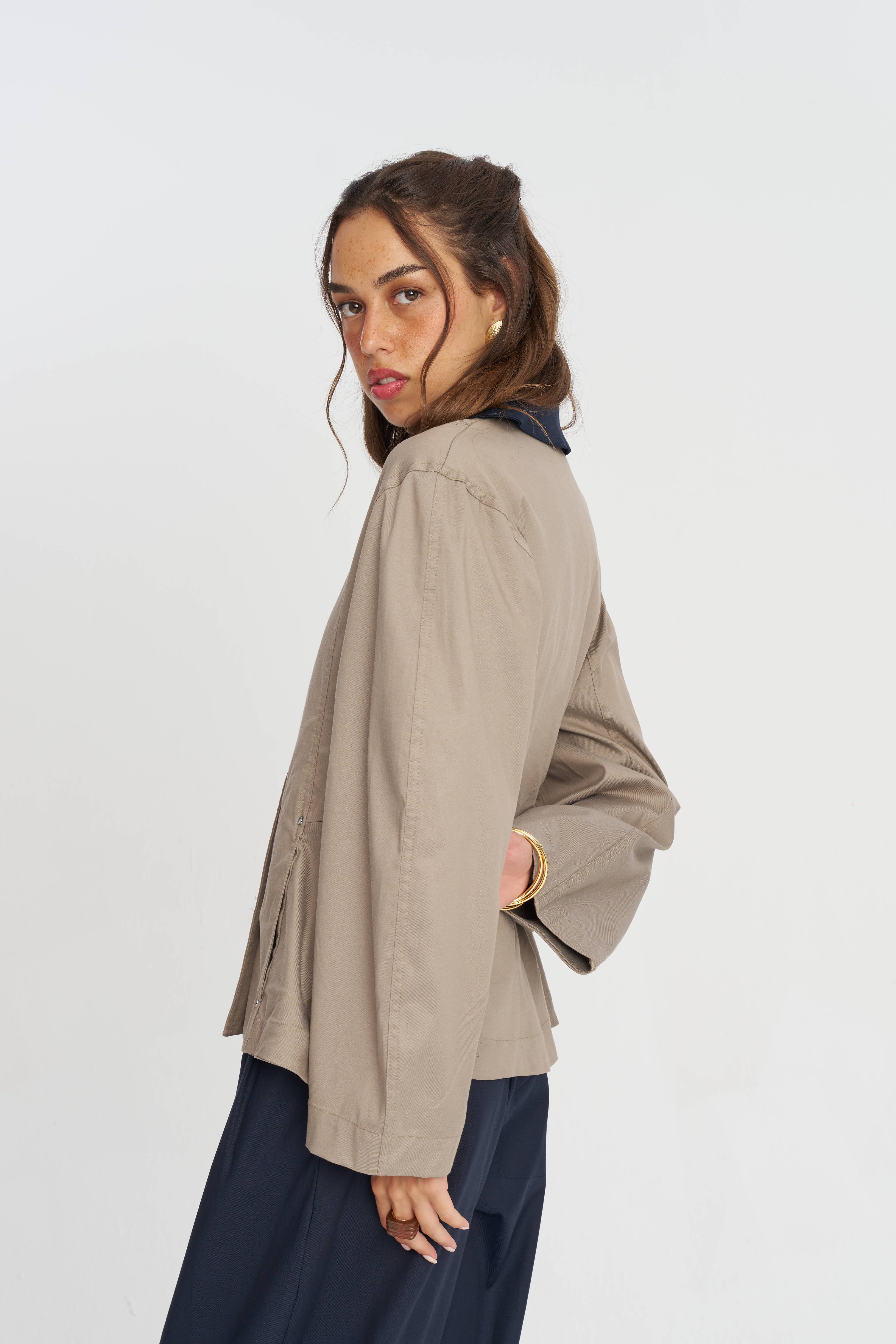 Toptan Kontrast Yakalı Tencel Karışımlı Kadın Ceket Vizon