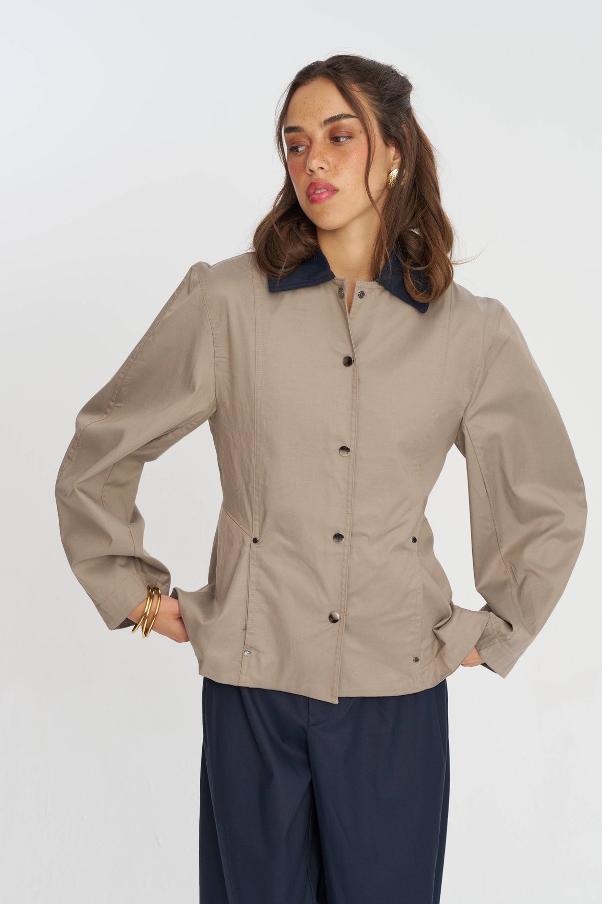 Toptan Kontrast Yakalı Tencel Karışımlı Kadın Ceket Vizon