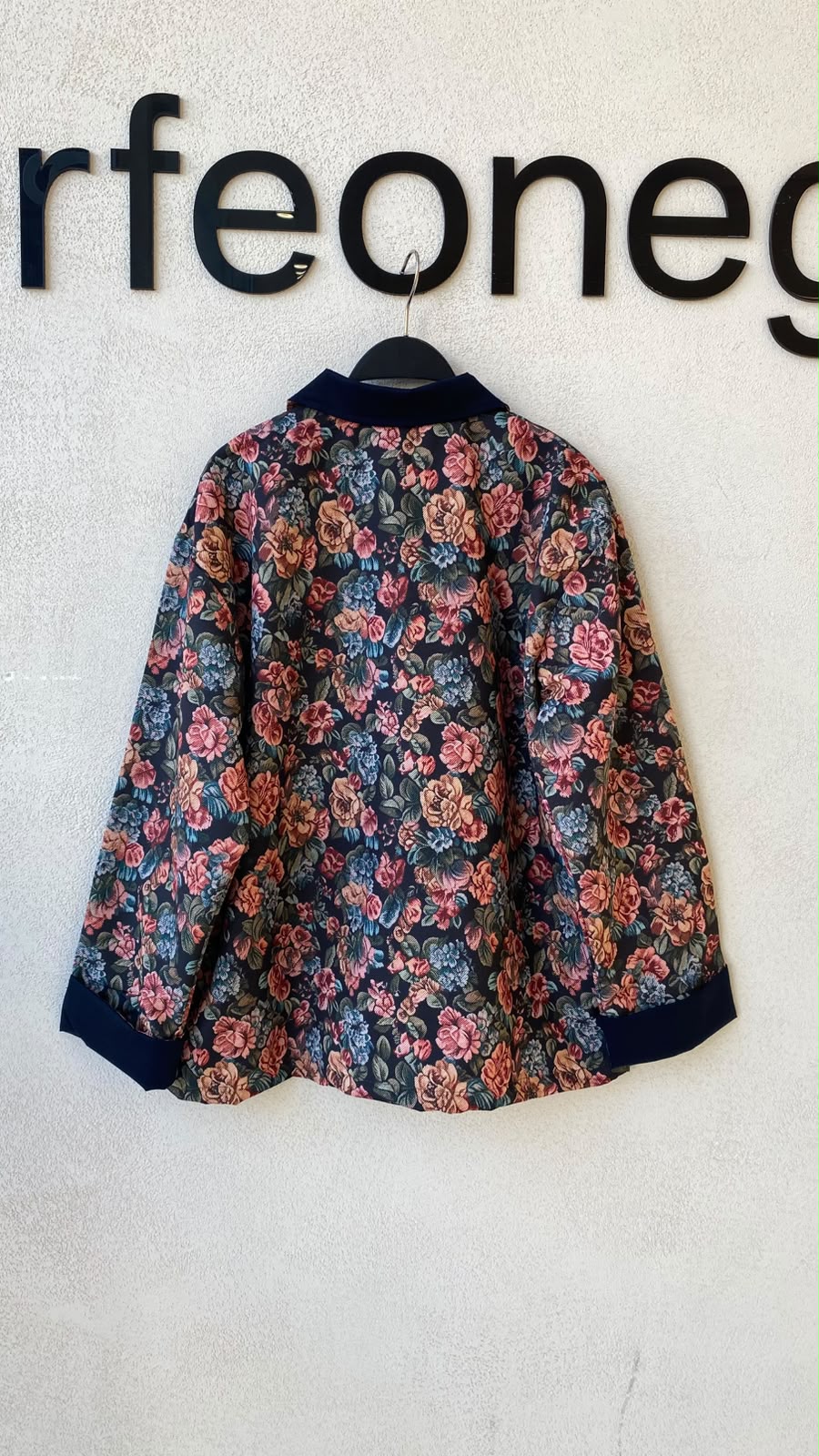 Toptan Kadın Lacivert Gül Desenli Oversize Ceket Çıtçıtlı
