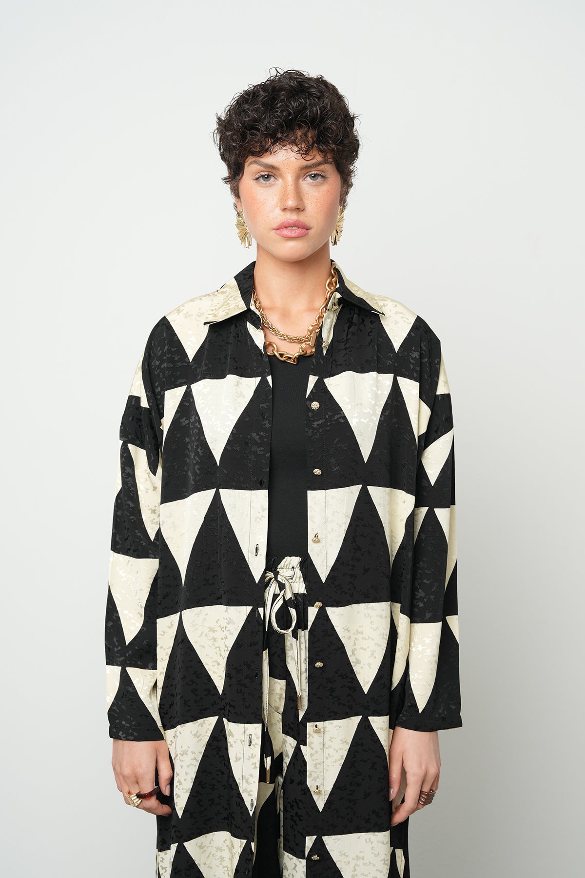 Orfeonegro Geometrik Desenli Siyah-Beyaz Uzun Tunik Gömlek