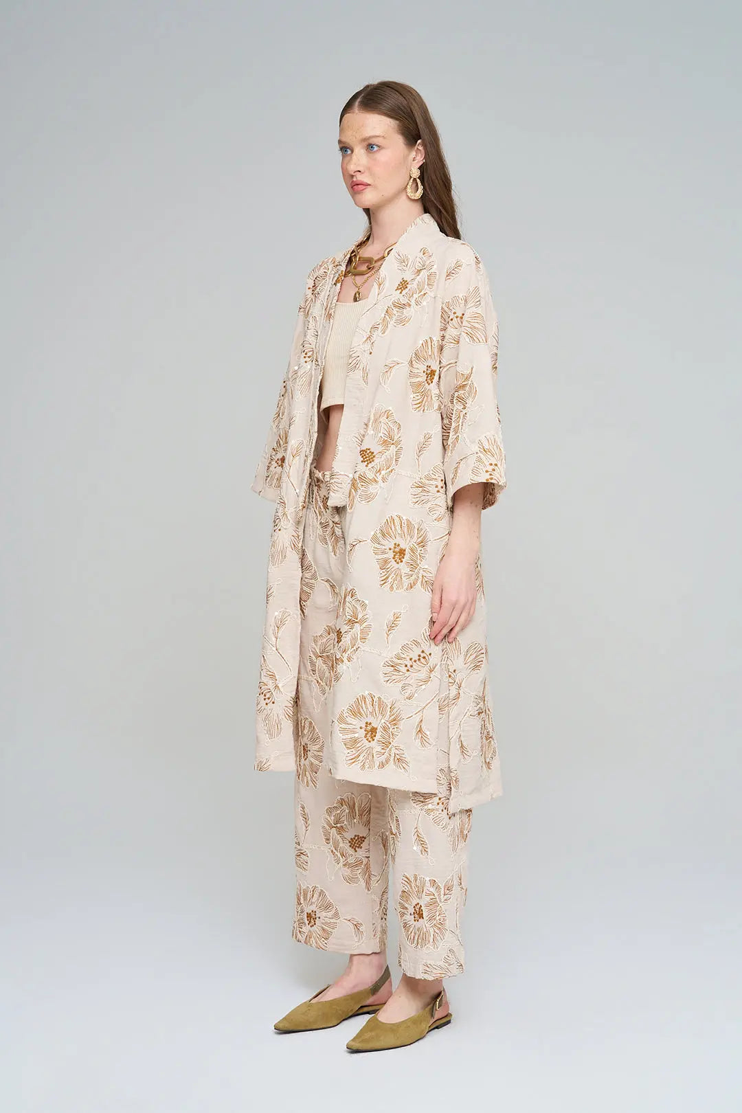 Çiçek Nakışlı ve Payet Detaylı Oversize Kimono Kahve ORFEONEGRO