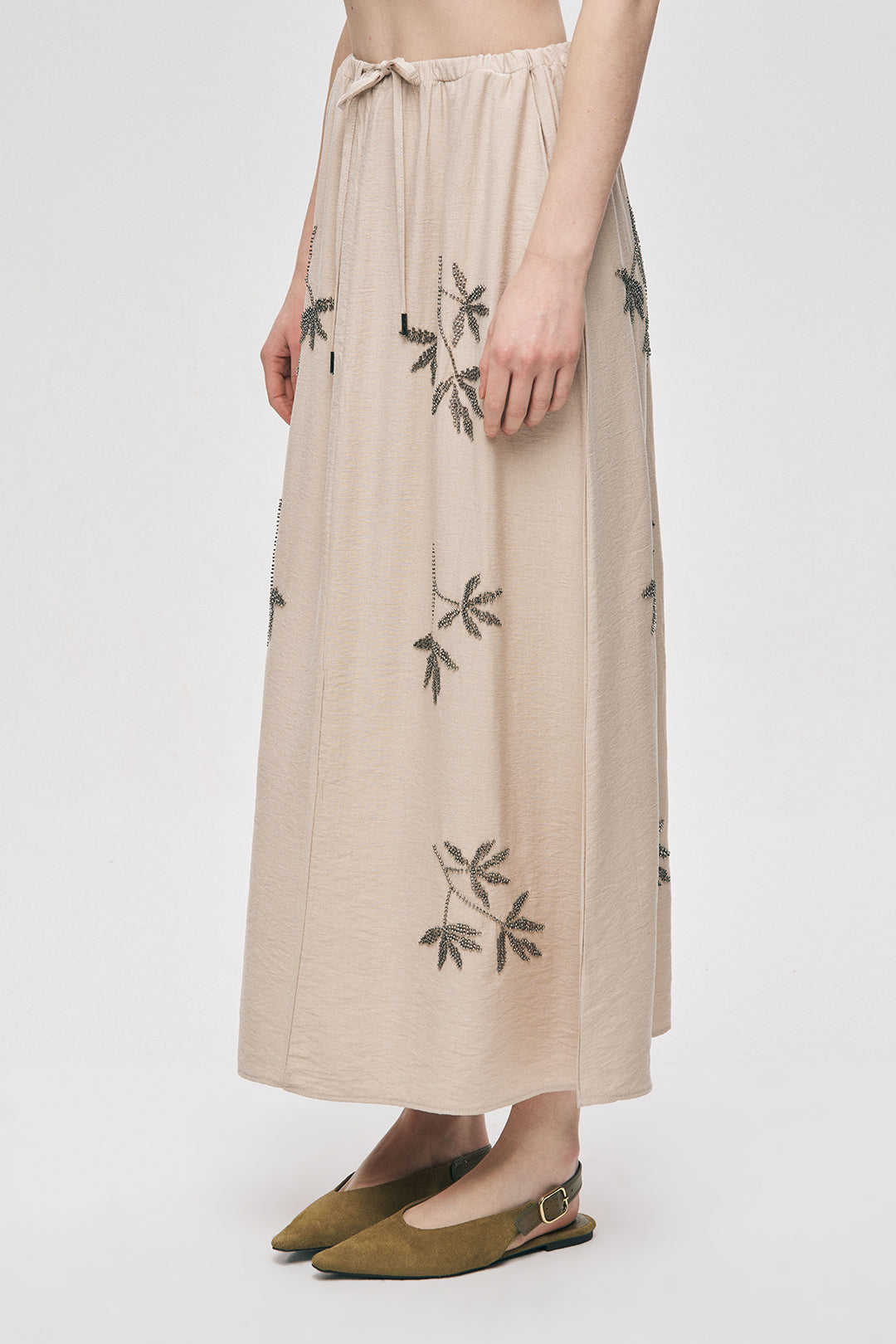 Orfeonegro Açık Bej Yaprak Nakışlı Beli Bağcıklı Uzun Maxi Etek