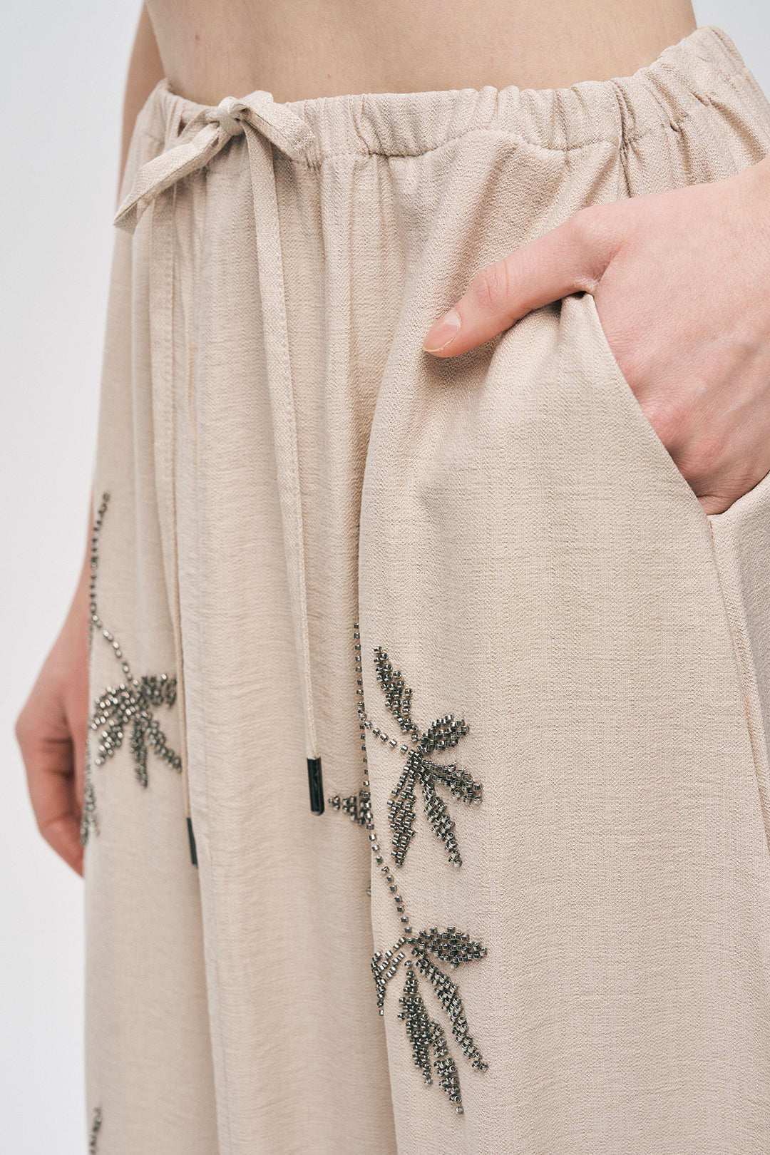 Orfeonegro Açık Bej Yaprak Nakışlı Beli Bağcıklı Uzun Maxi Etek