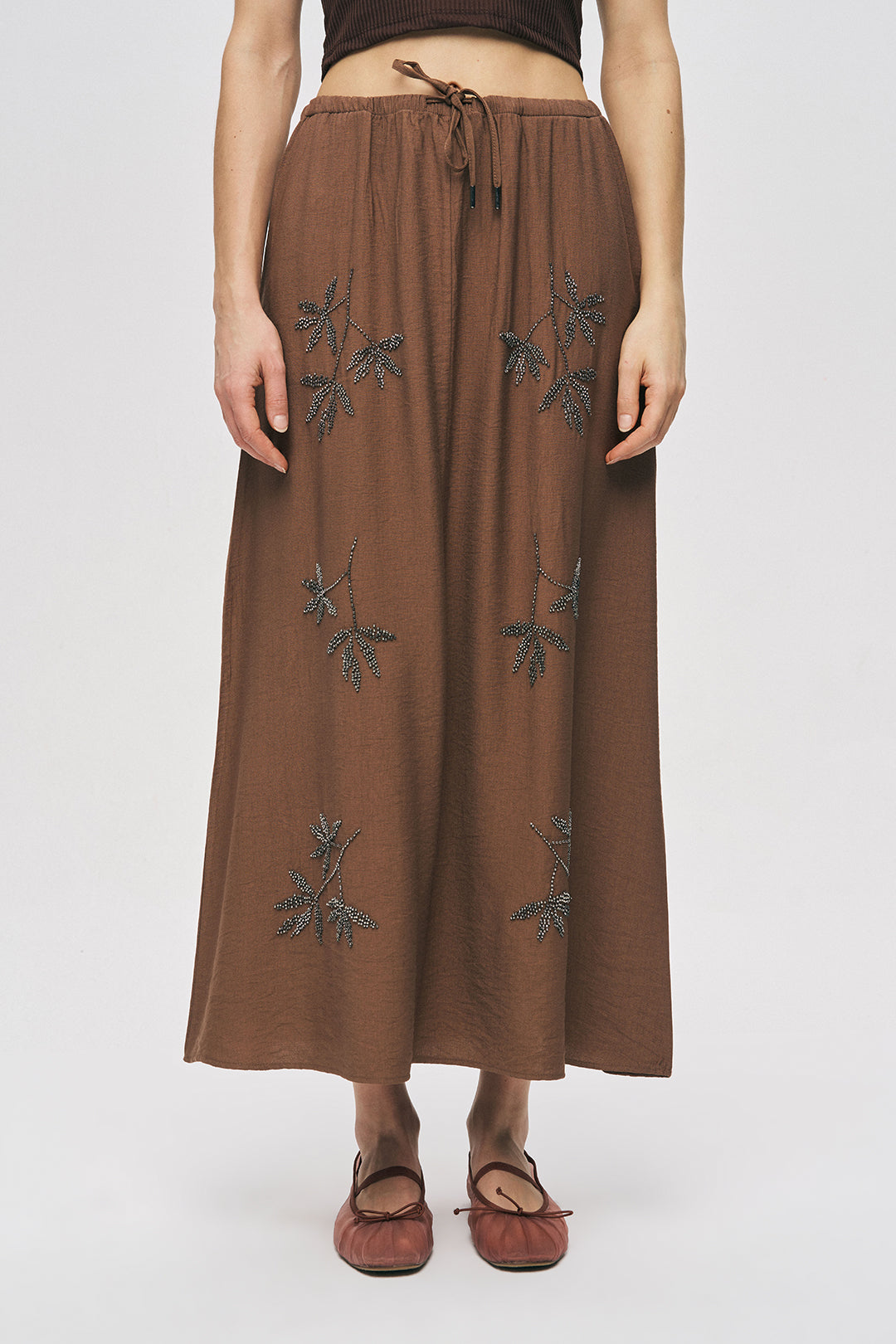 Orfeonegro Kahverengi Yaprak Nakışlı Beli Bağcıklı Uzun Maxi Etek