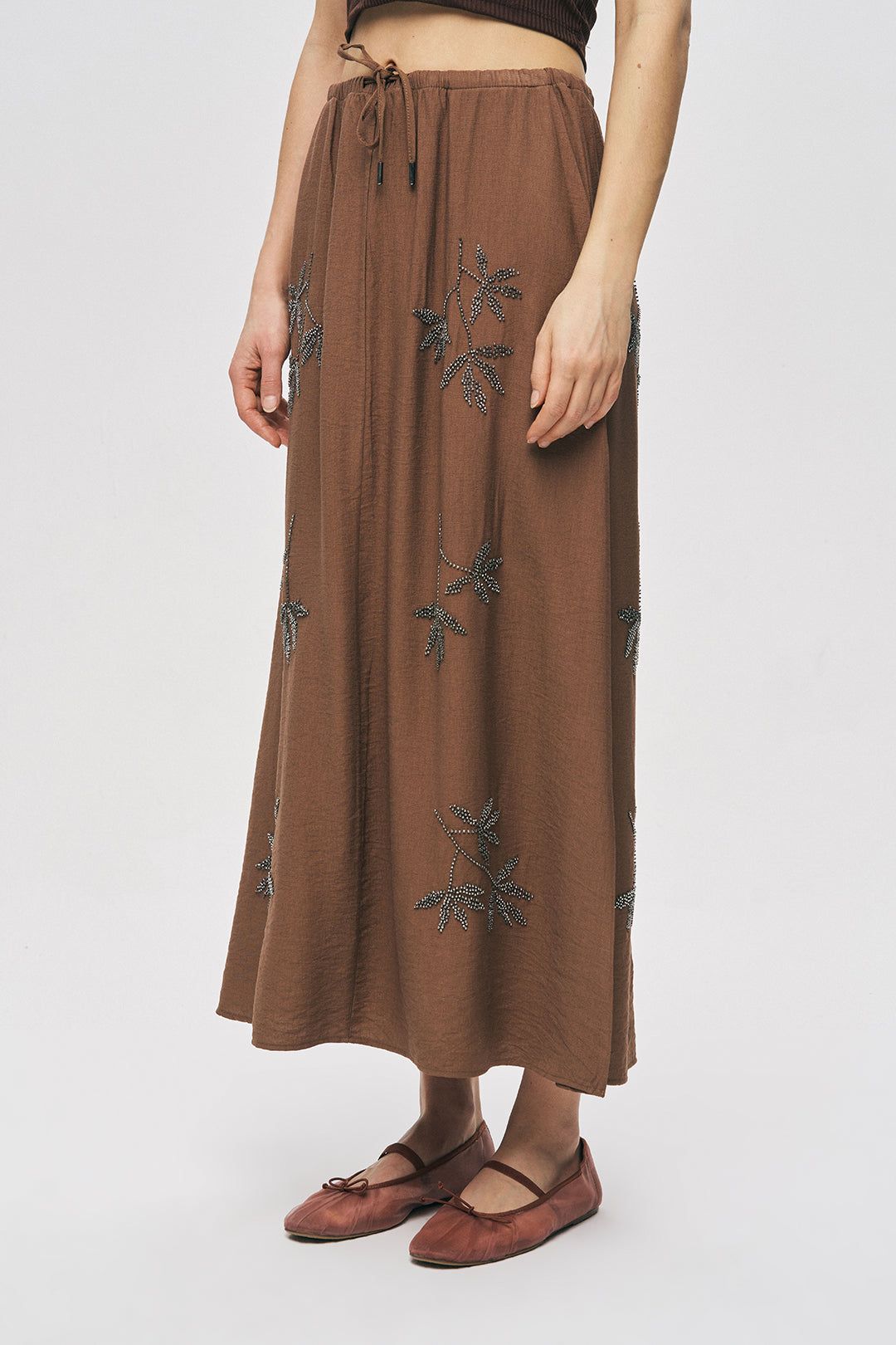 Orfeonegro Kahverengi Yaprak Nakışlı Beli Bağcıklı Uzun Maxi Etek