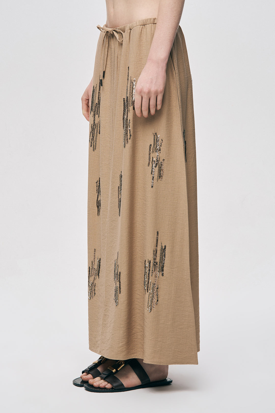Orfeonegro Bej Parıltılı İşleme Detaylı Beli Bağcıklı Maxi Boy Etek