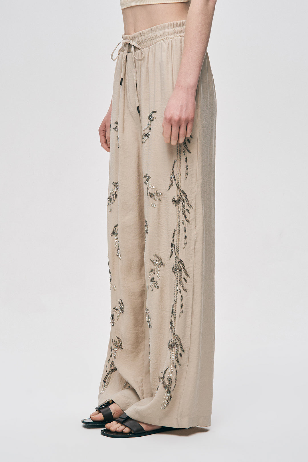 İşlemeli Bej Geniş Paça Pantolon