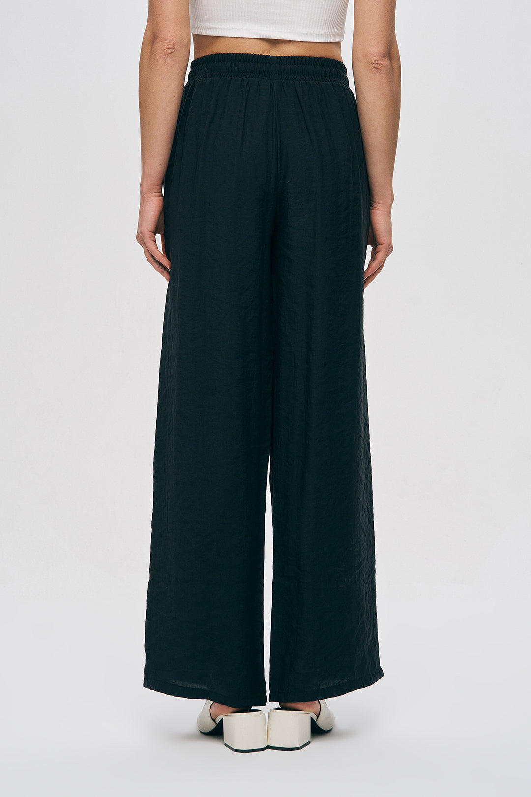 İşlemeli Siyah Geniş Paça Pantolon