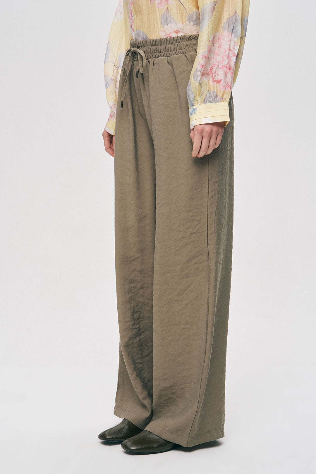 Büzgülü Bel Yazlık Kadın Pantolon Vizon