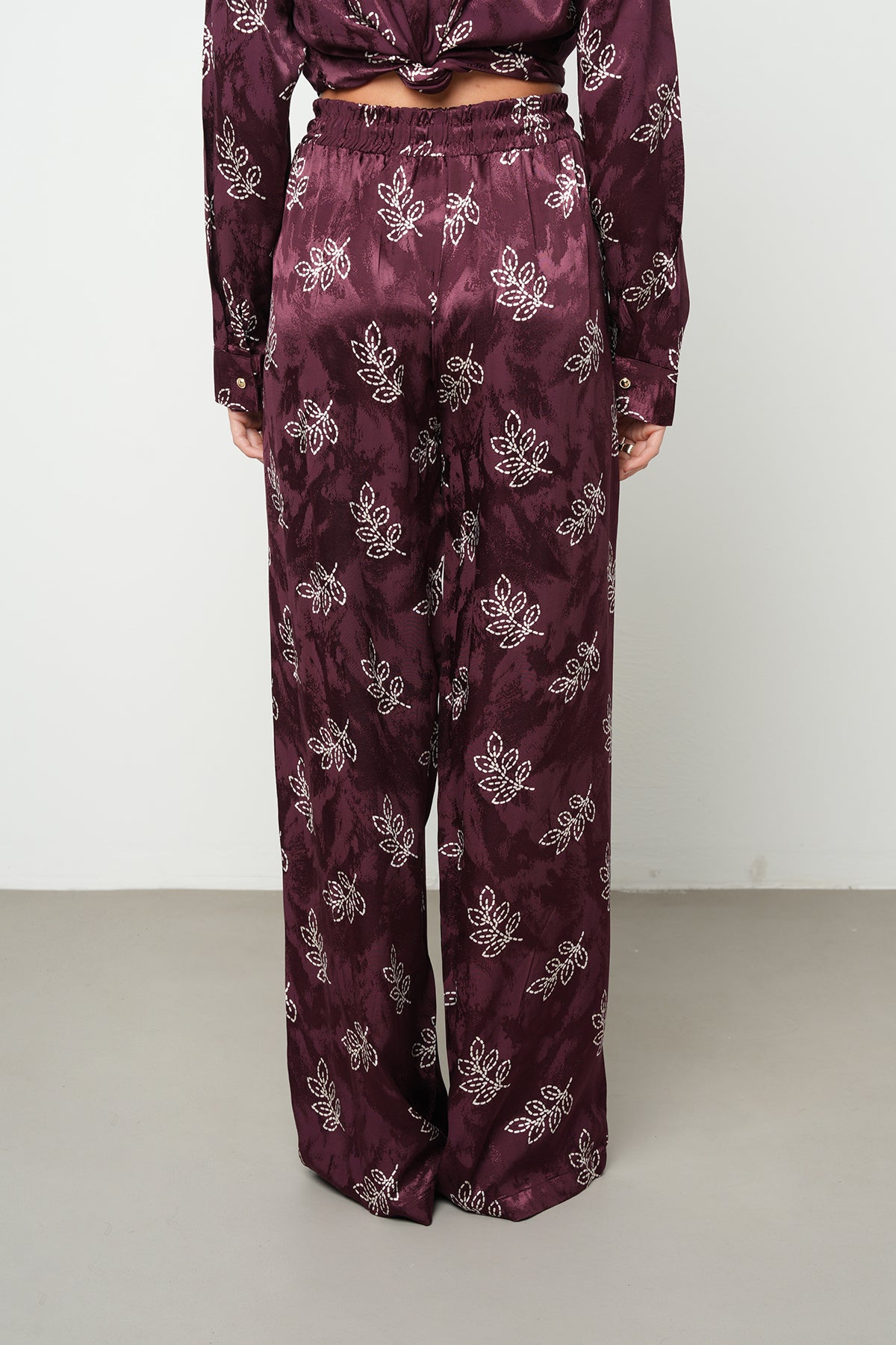 Bordo Yaprak Desenli Saten Palazzo Pantolon