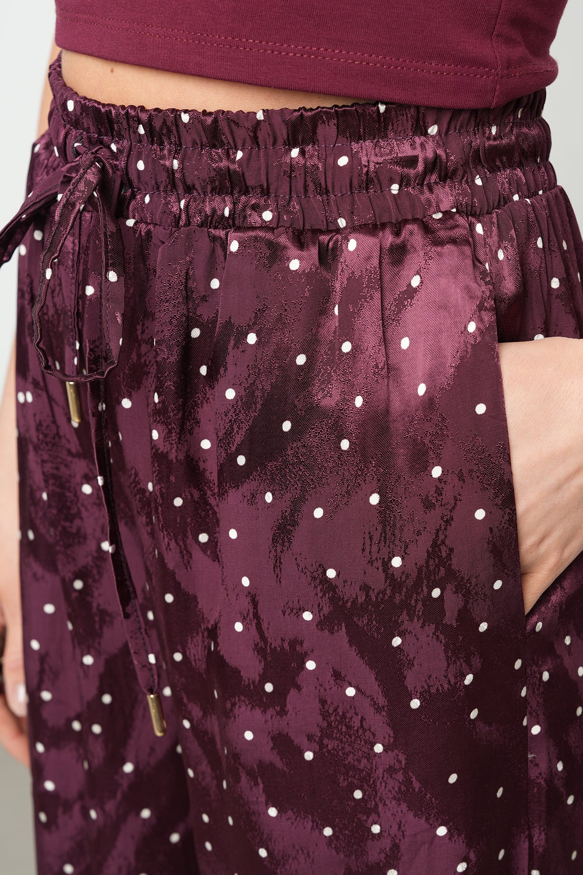 Puantiyeli Saten Bol Paça Pantolon