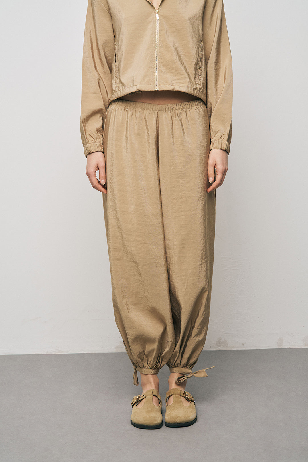 Orfeonegro Bağlama Detaylı Lastikli Paça Bej Pantolon