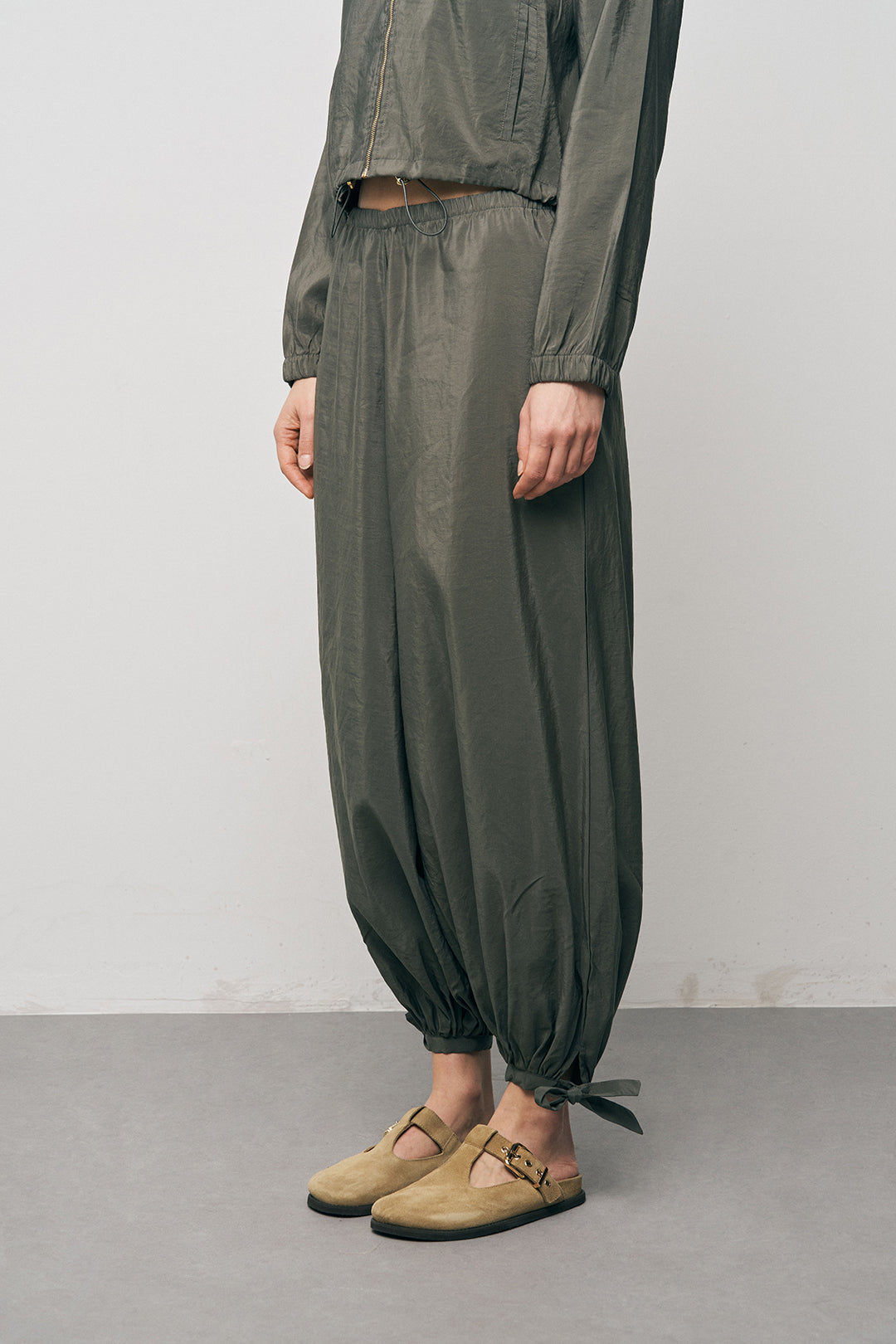 Orfeonegro Bağlama Detaylı Lastikli Paça Haki Pantolon