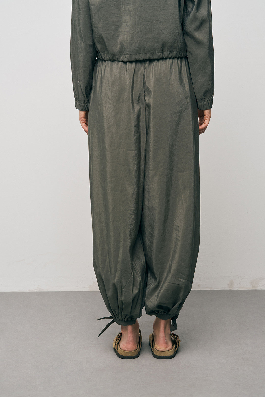 Orfeonegro Bağlama Detaylı Lastikli Paça Haki Pantolon