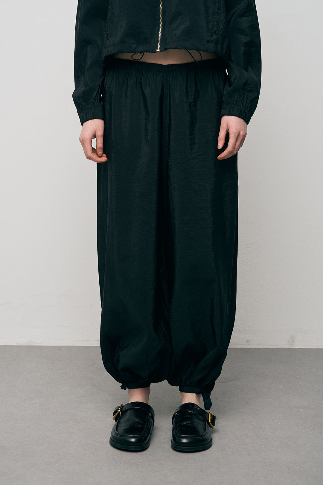 Orfeonegro Bağlama Detaylı Lastikli Paça Siyah Pantolon