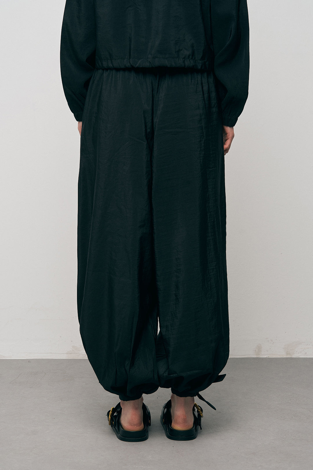 Orfeonegro Bağlama Detaylı Lastikli Paça Siyah Pantolon