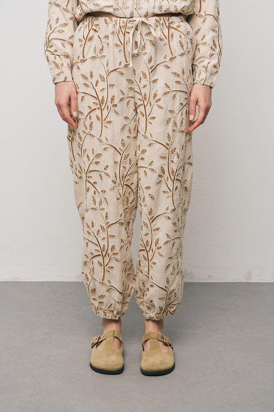 Orfeonegro Yaprak Nakışlı Beli Bağcıklı Kahve Bohem Pantolon