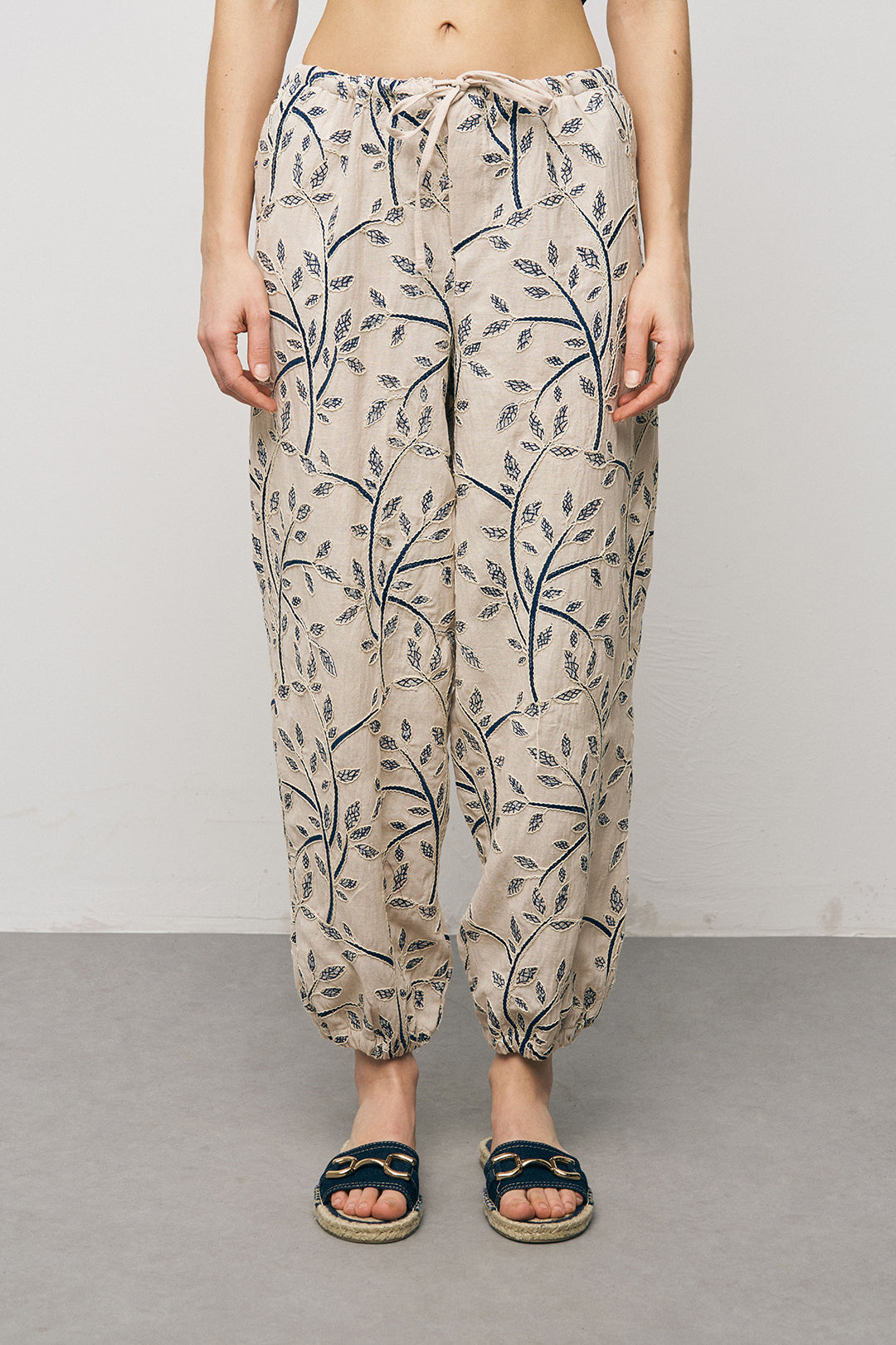 Orfeonegro Yaprak Nakışlı Beli Bağcıklı Laci Bohem Pantolon