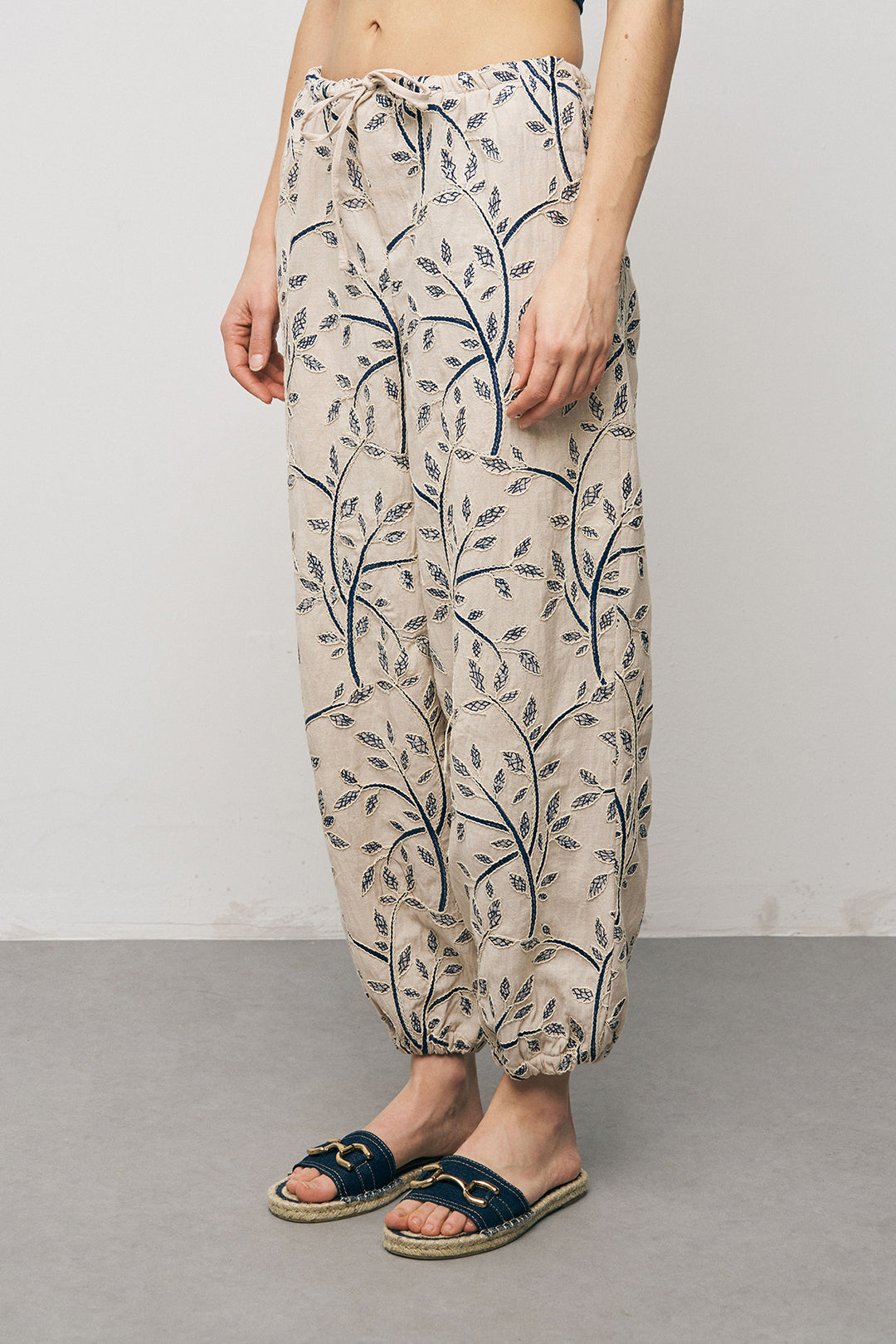 Orfeonegro Yaprak Nakışlı Beli Bağcıklı Laci Bohem Pantolon