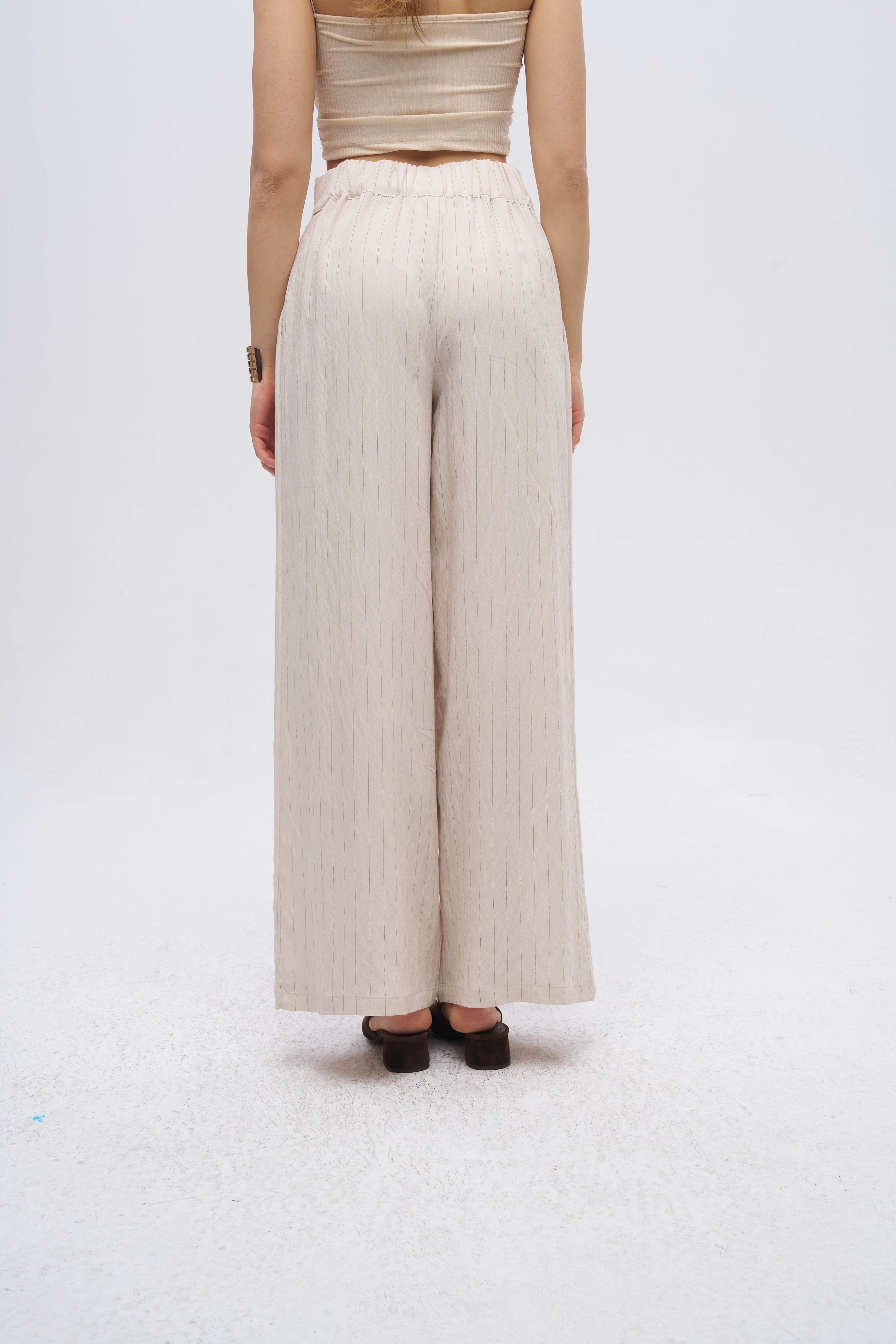 İnce Çizgi Desenli Arkası Lastikli Bol Paça Pantolon Taş Renk