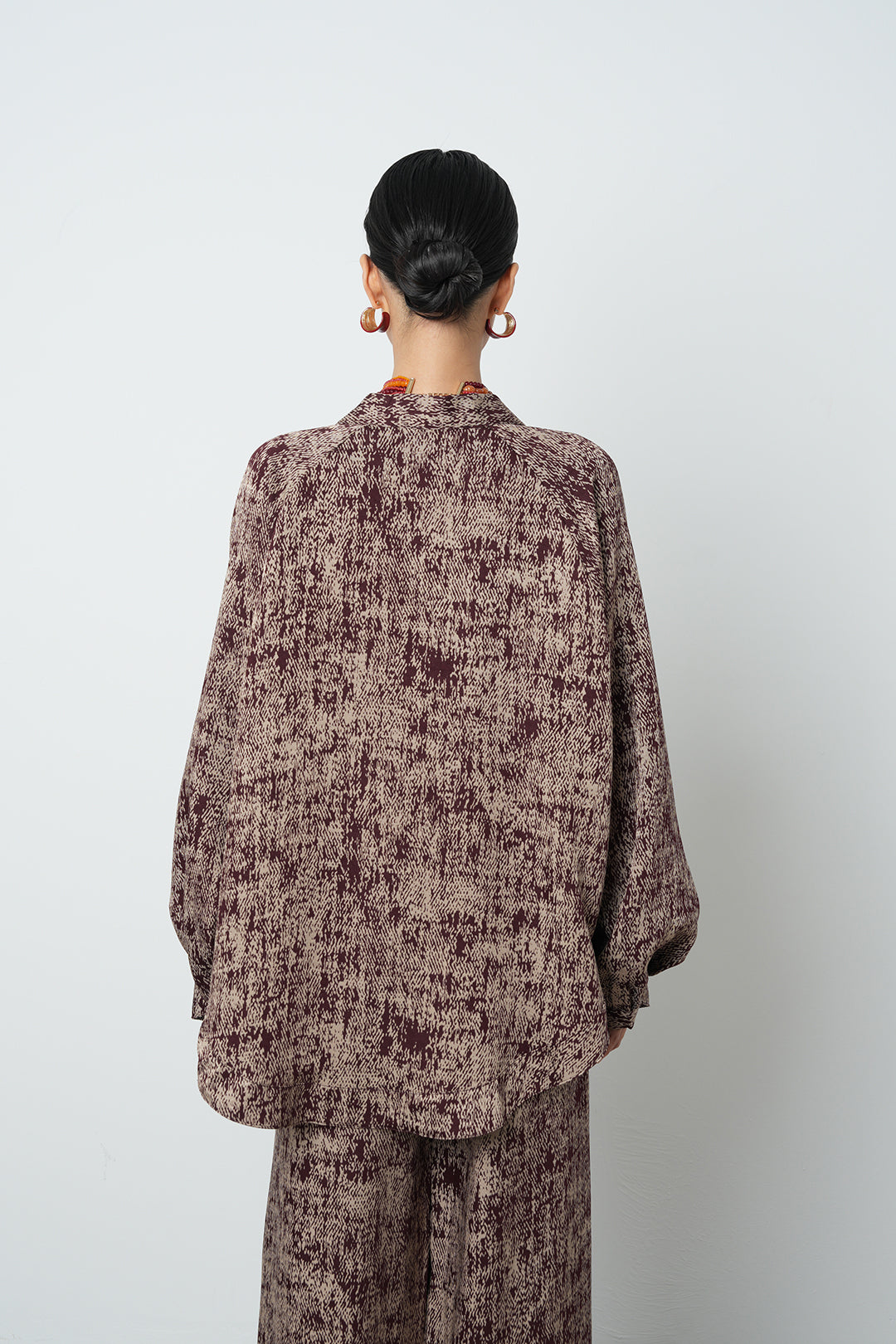 Bordo etnik desenli oversize kadın kimono – ön görünüm