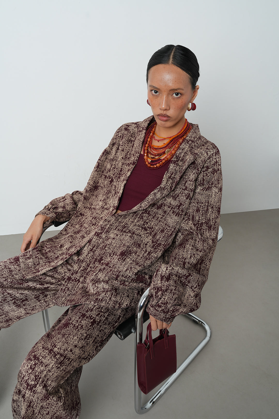 Bordo etnik desenli oversize kadın kimono – ön görünüm
