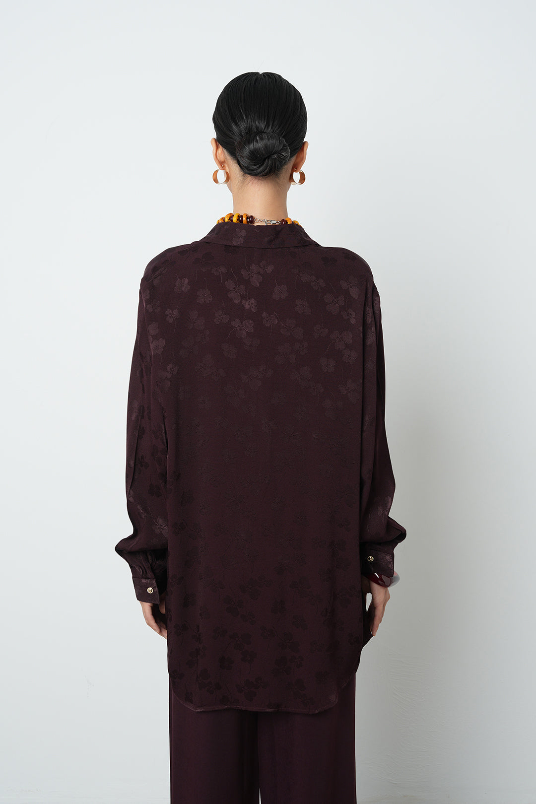 Desenli bordo oversize kadın gömlek - altın düğmeli, toptan satışa uygun