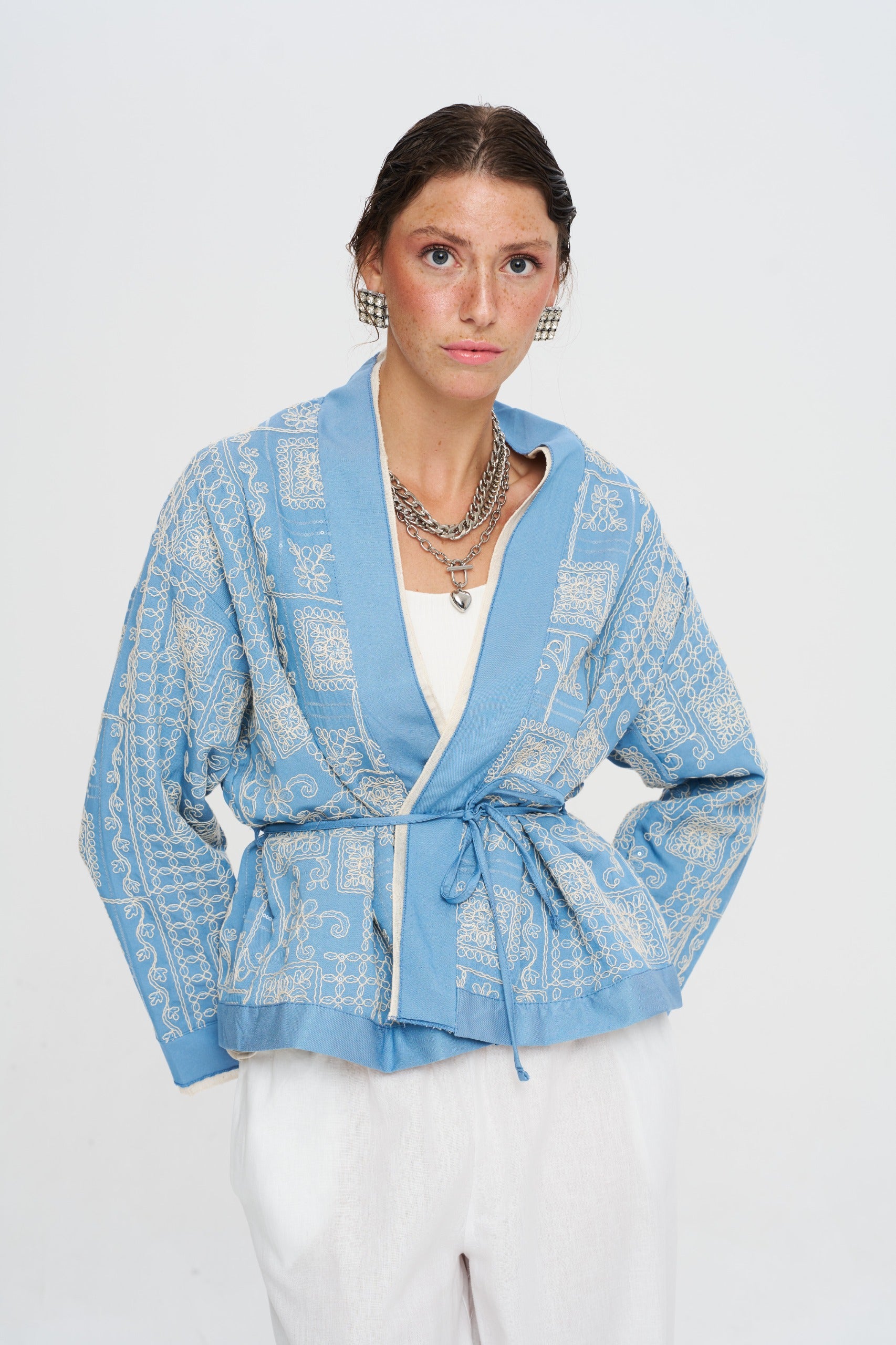 Etnik Nakışlı ve Kuşaklı Premium Kısa Kimono