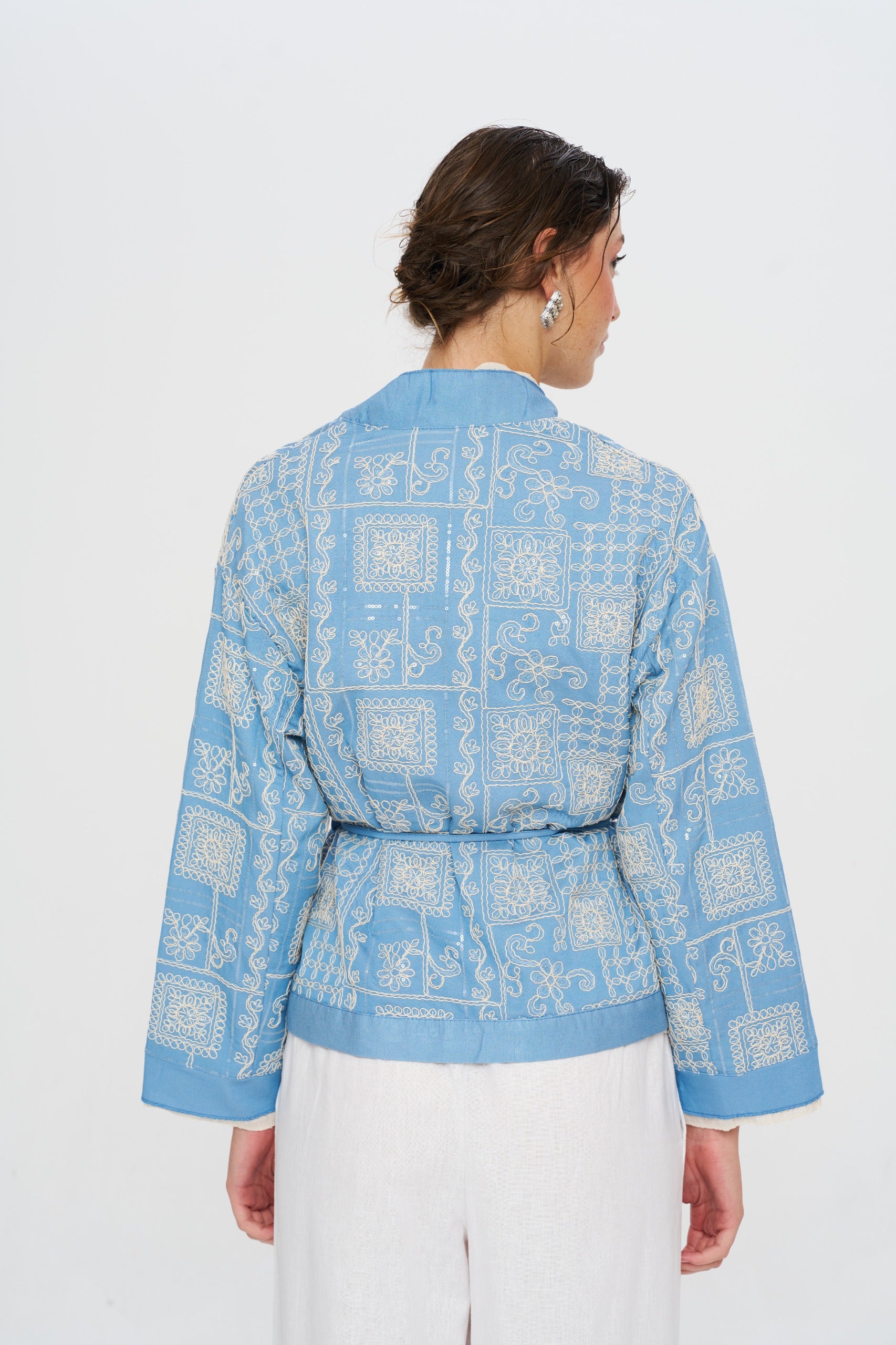Etnik Nakışlı ve Kuşaklı Premium Kısa Kimono