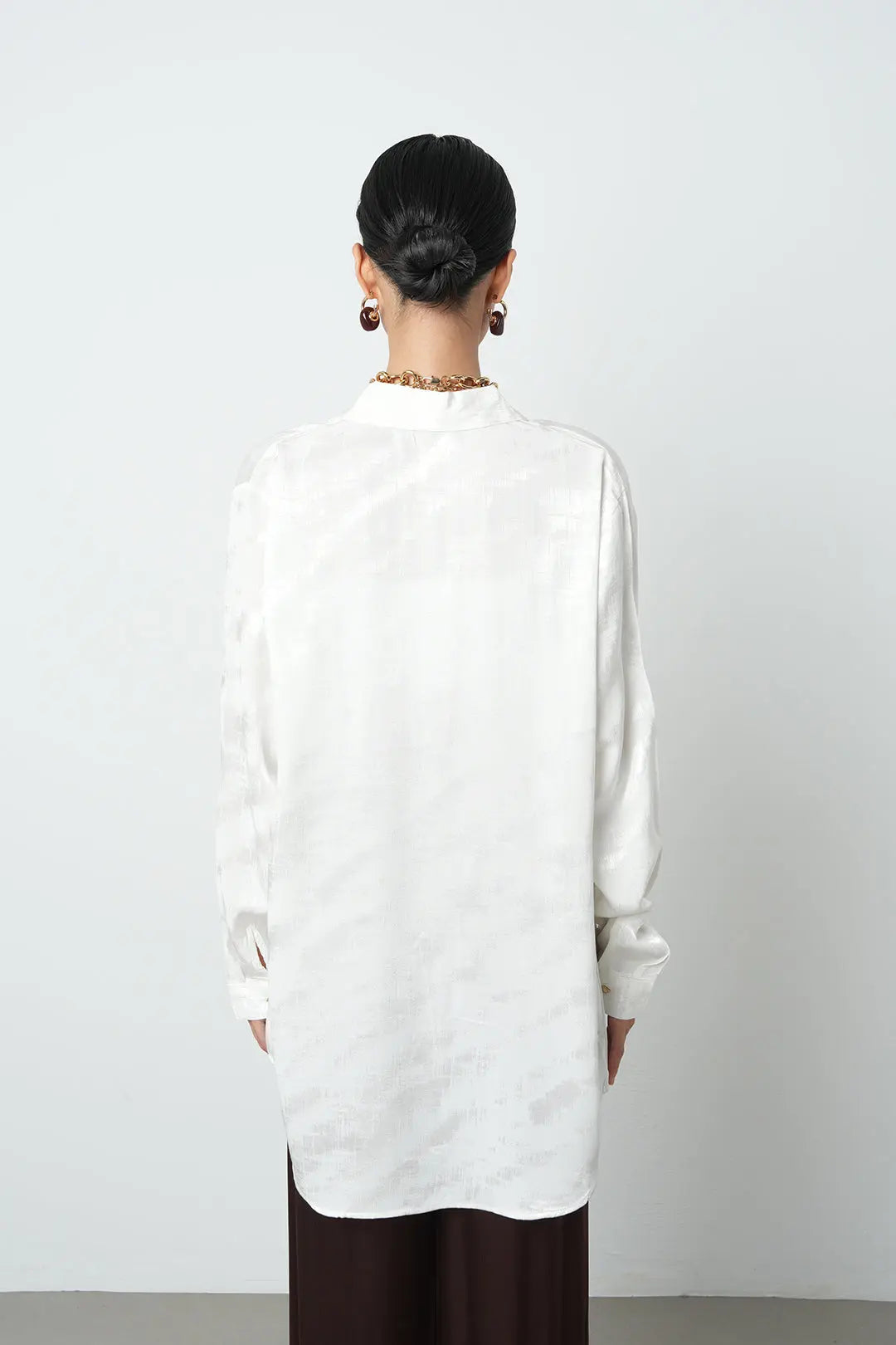 Toptan Beyaz Jakarlı Oversize Kadın Gömlek - 34697 ORFEONEGRO