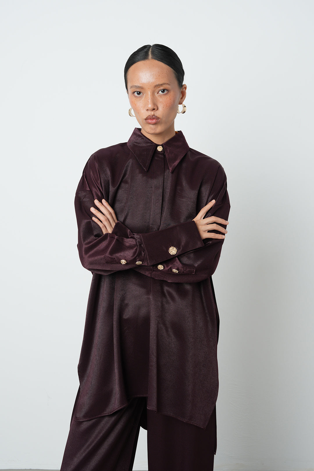 Toptan bordo uzun tesettür gömlek, oversize kesim, düğme detaylı