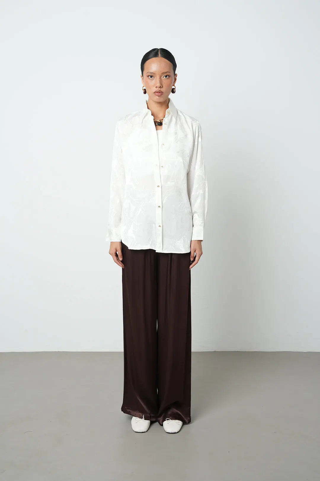 Etnik desenli jakarlı oversize kadın gömlek – rahat kalıp, bohem stil