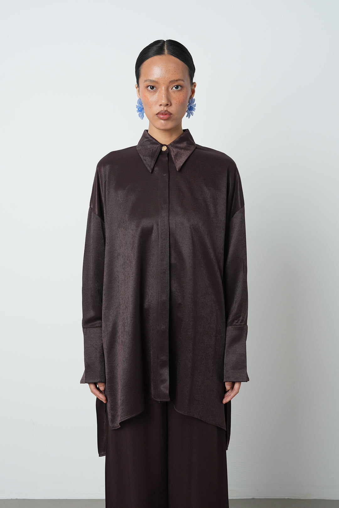Toptan bordo uzun tesettür gömlek, oversize kesim, düğme detaylı